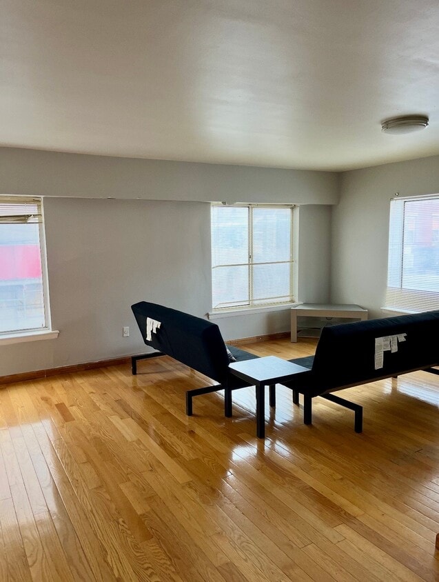 Building Photo - 157 N 9th St