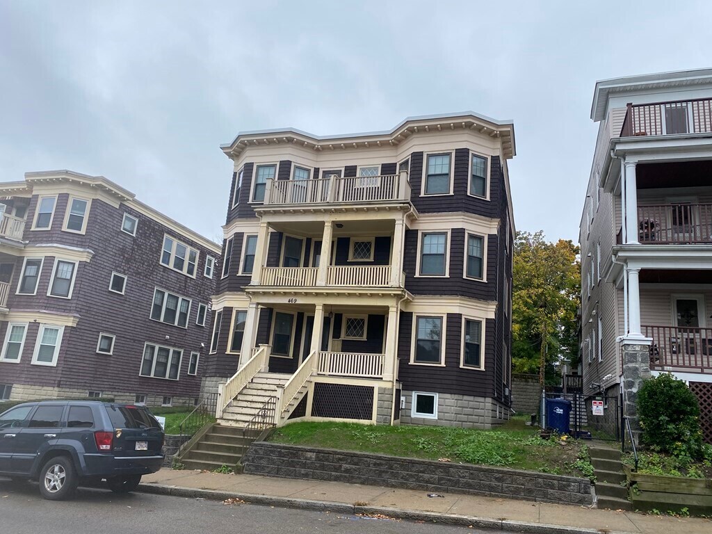Primary Photo - 469 Ashmont St