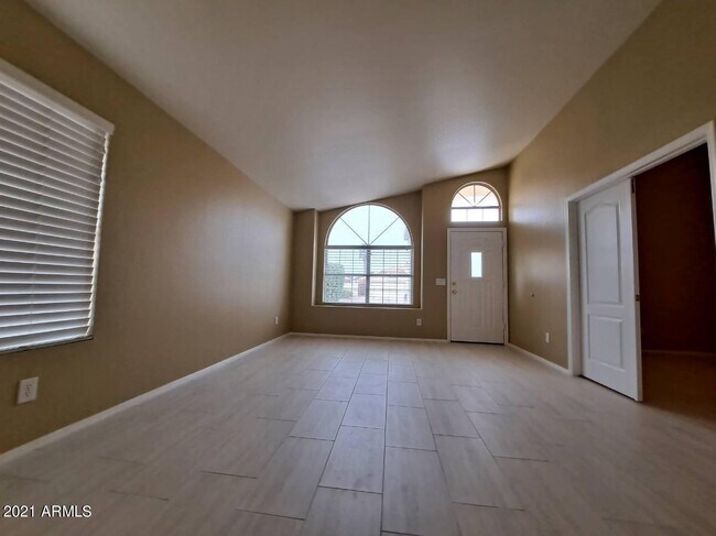 Foto del edificio - 9759 W Mohawk Ln