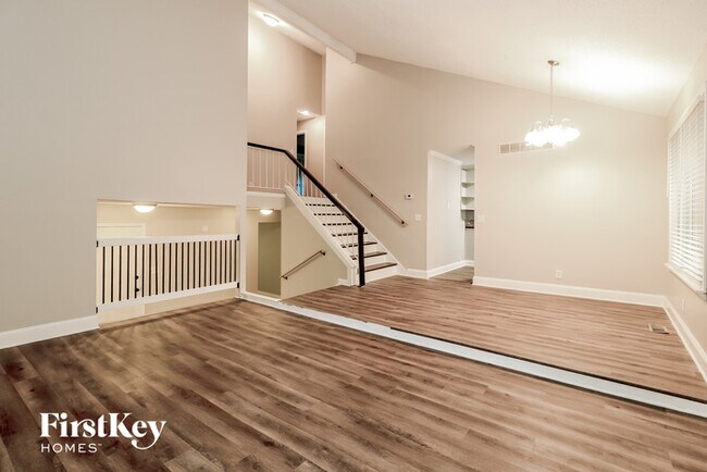 Building Photo - 2668 Royal Oak Ct