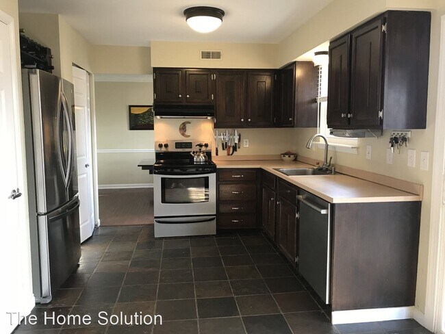 Foto del edificio - 3 br, 1.5 bath House - 8 Dover Court