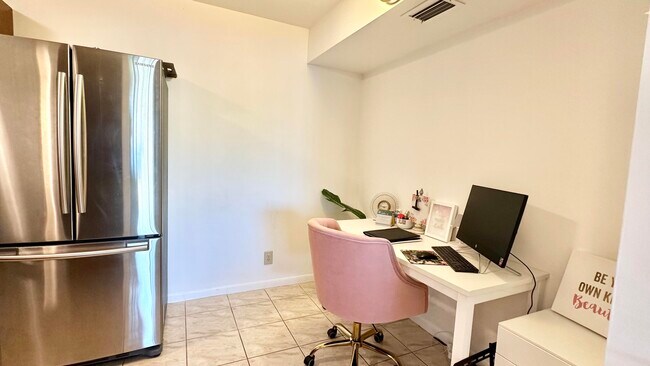 Building Photo - 1119 Green Pine Blvd