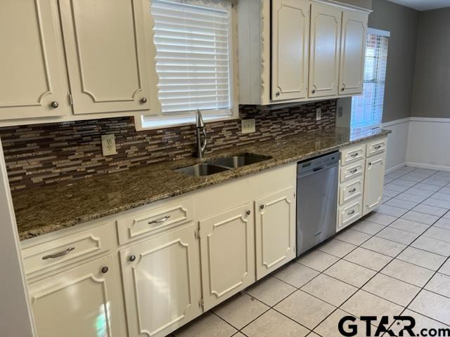 Building Photo - 7415 Hollyoak Dr