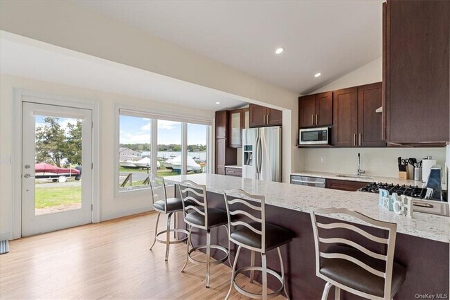 Foto del edificio - 73 W Tiana Rd