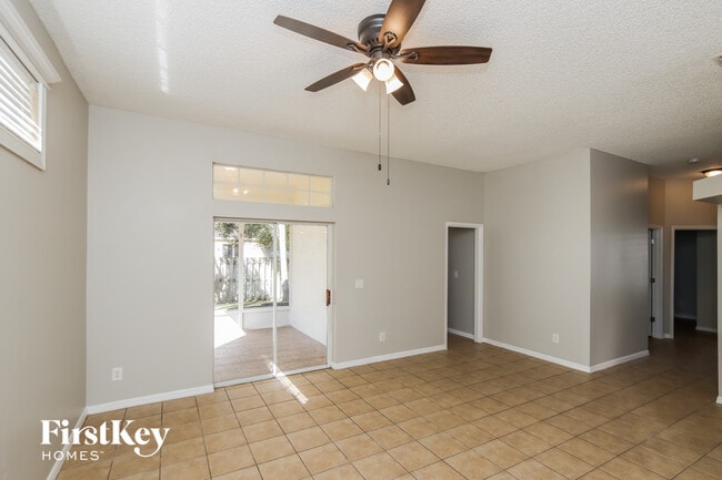 Foto del edificio - 1726 Morning Glory Dr