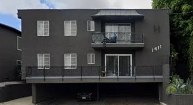 Building Photo - 1411 N Sierra Bonita Ave