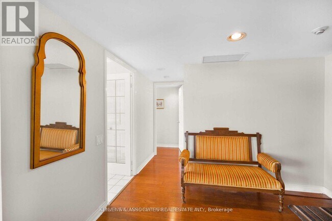 Photo du bâtiment - 2 Covington Rd