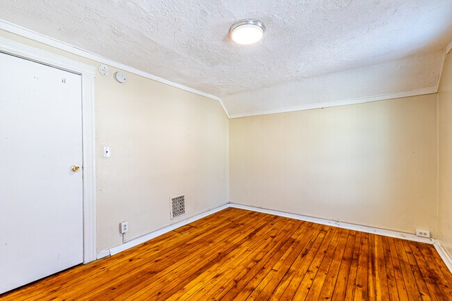 Foto del edificio - 447 Hawley St