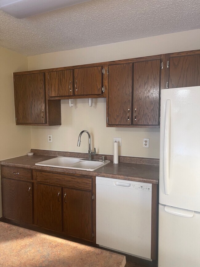 Kitchen - 4517 Scott Trl