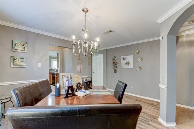 Foto del edificio - 16606 Hodgefield Ln