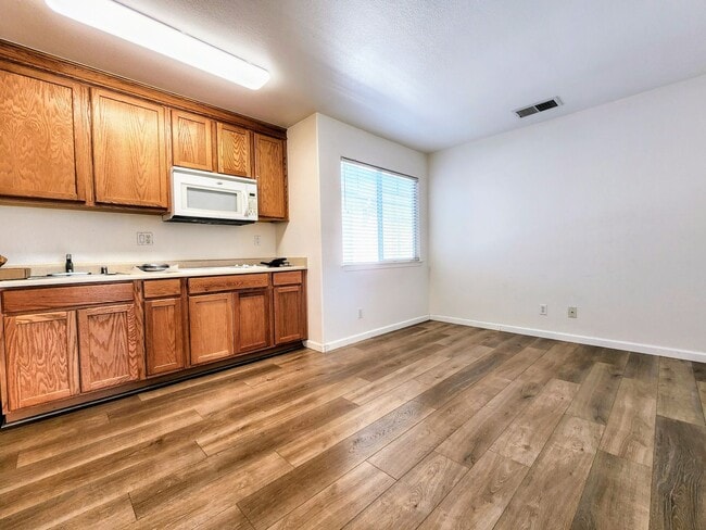 Foto del edificio - Granny Unit in NW Santa Rosa