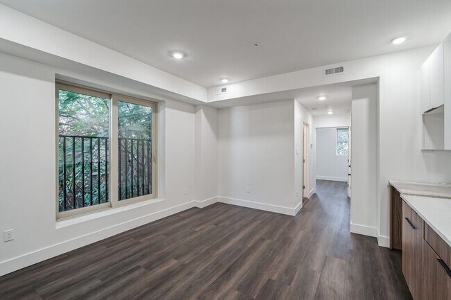 Foto del edificio - 5053 Ludlow St
