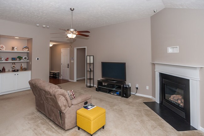 Building Photo - 3624 Crosswinds Dr