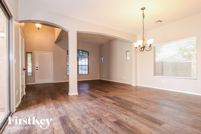 Building Photo - 8546 W Hughes Dr