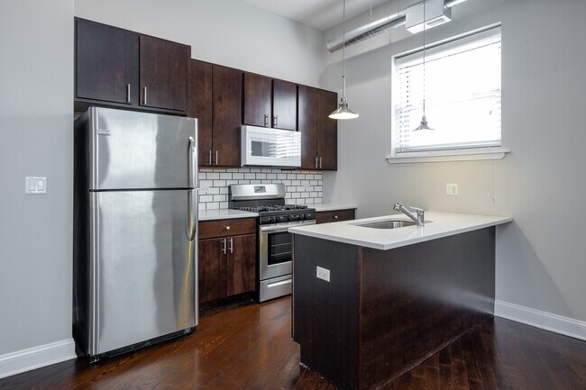 Foto del edificio - 7240 W Devon Ave