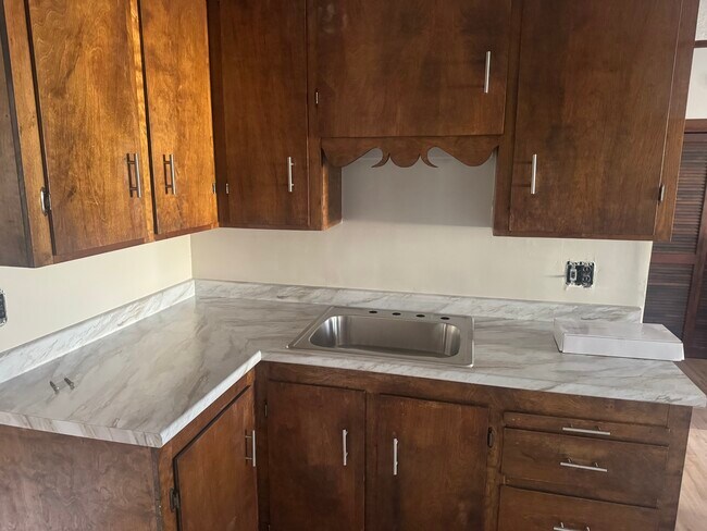 Building Photo - 21 Mason St