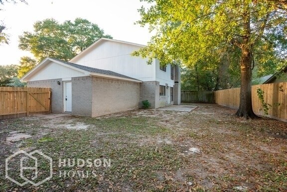 Building Photo - 10410 Sky Hawk St