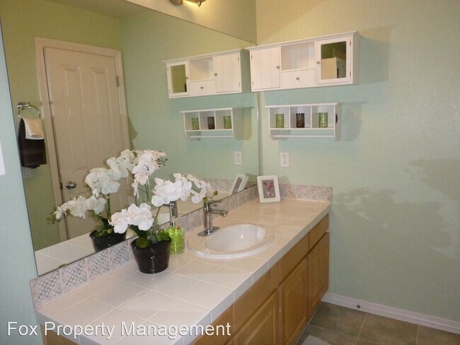 Building Photo - 1 br, 1 bath House - 1033 Laramie Blvd Unit B