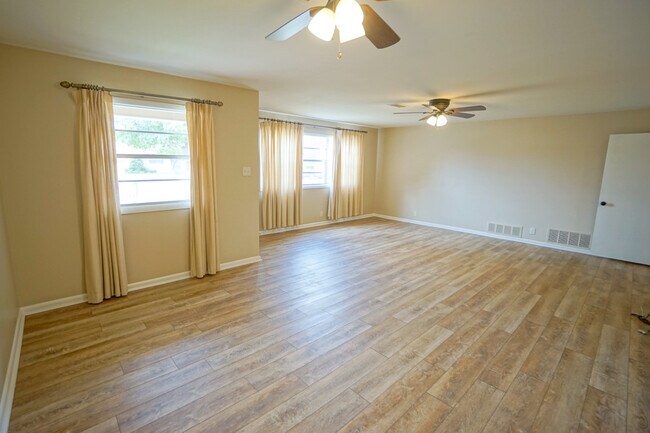 Foto del edificio - 3519 W Michigan Ave