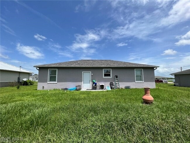 Foto del edificio - 8036 Buttercup Cir