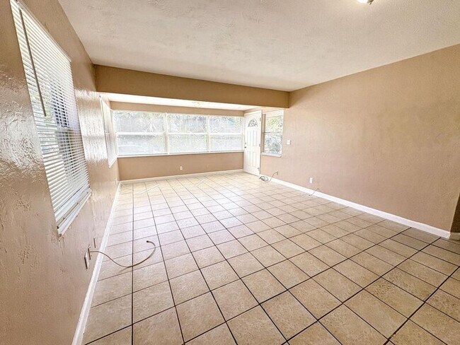 Foto del edificio - 2701 22nd Ave S