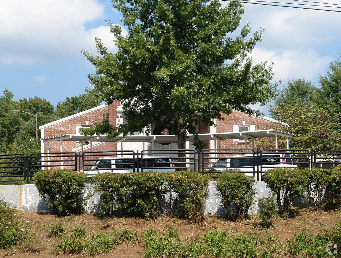 Foto del edificio - Roswell Neighborhood Senior Center