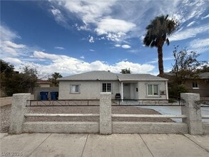 Building Photo - 405 S 15th St