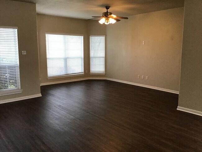 Building Photo - 13470 Miller Ln