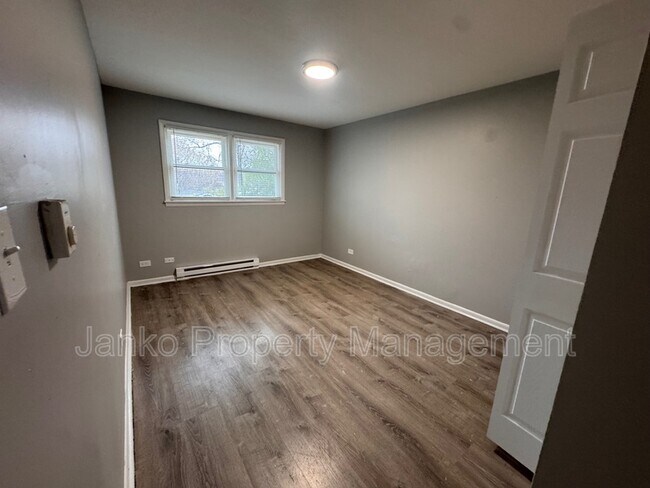 Foto del edificio - 474 W 14th Pl