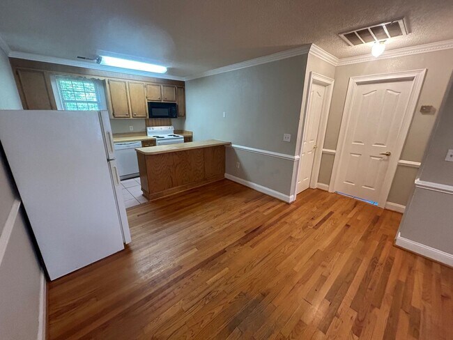 Foto del edificio - 1019 Monticello St