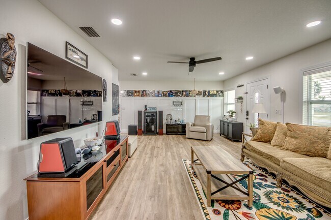 Foto del edificio - 22212 Lockport Ave