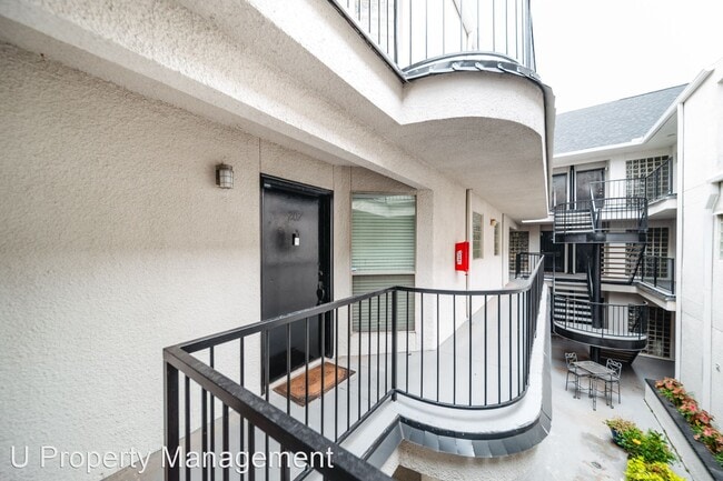Foto del edificio - 2 br, 2 bath House - 4221 Cole Avenue Unit...