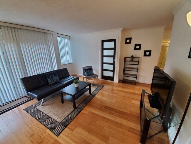 Foto del edificio - 1301 S Arlington Ridge Rd