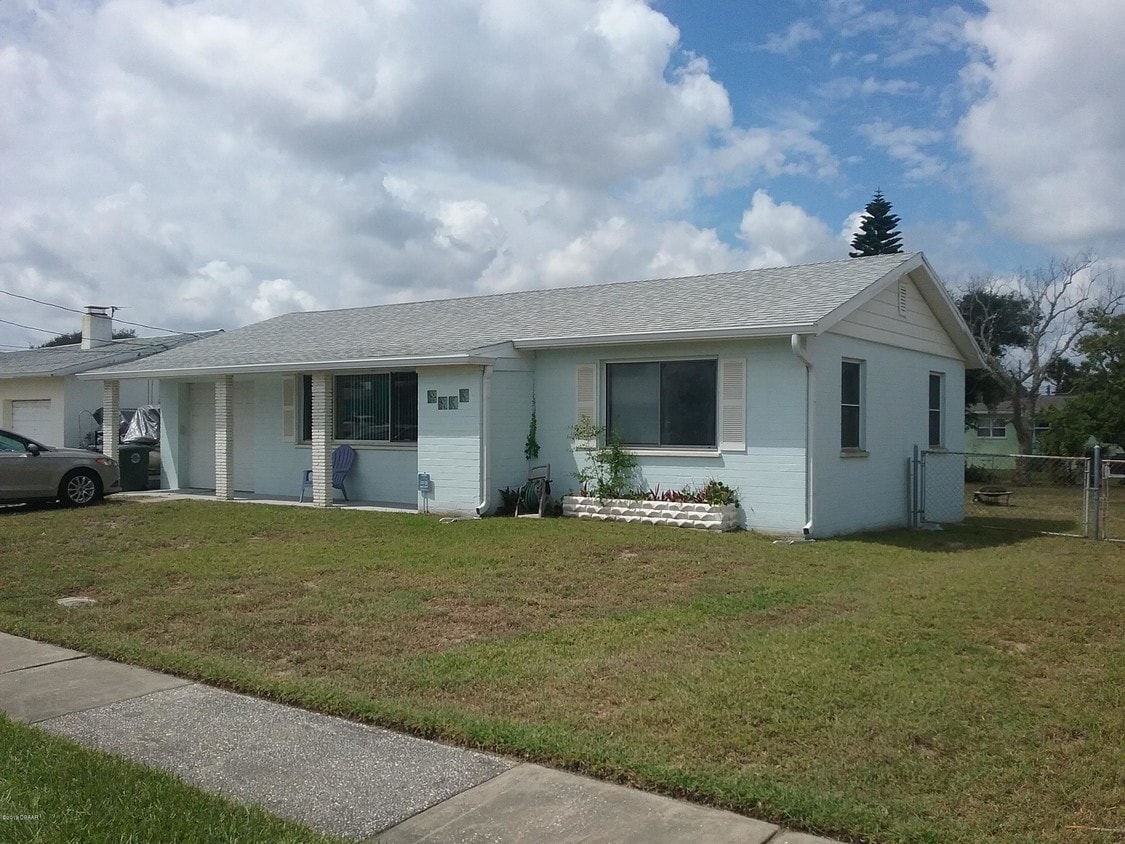 Primary Photo - 2716 Dach Ave