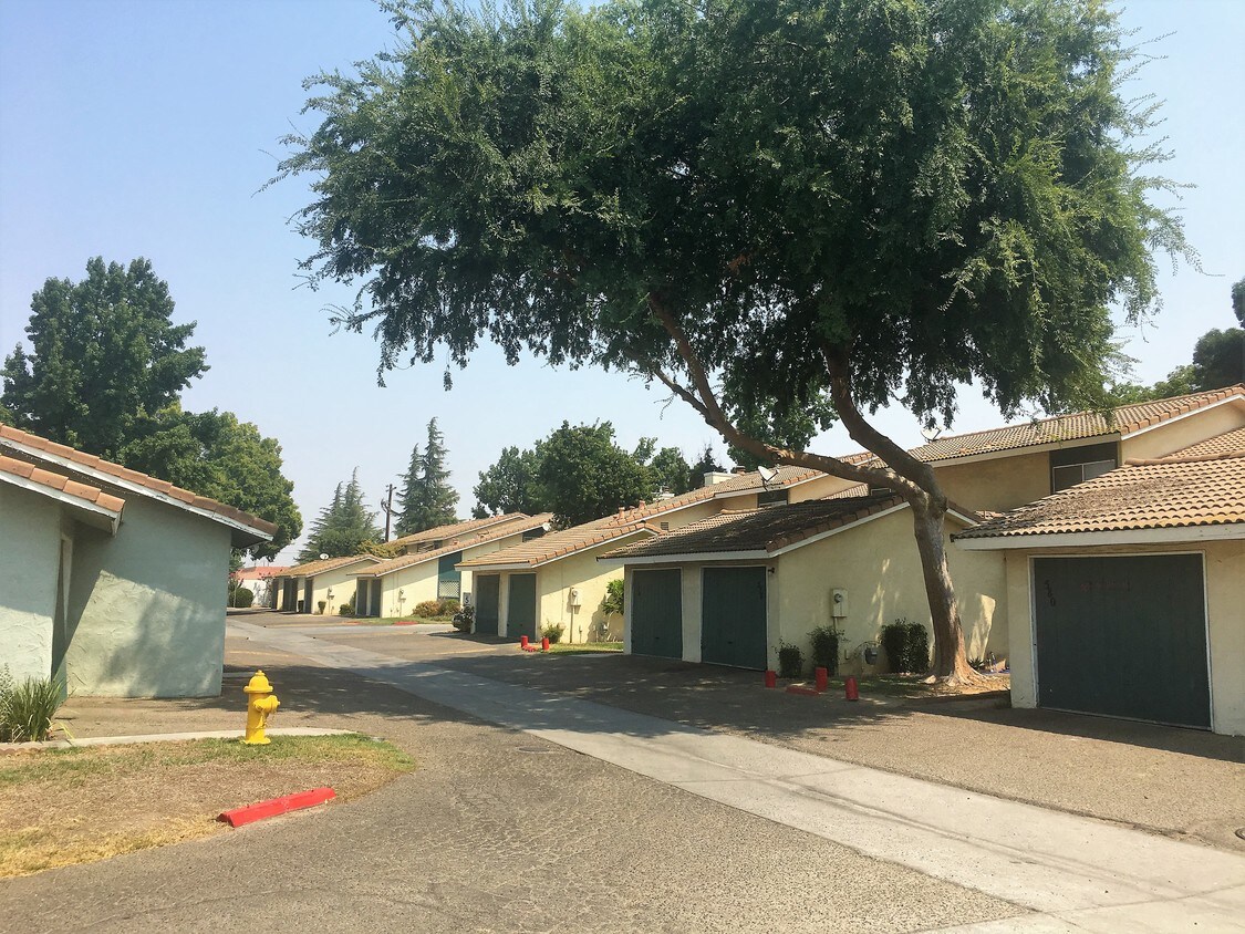 594 S Madera Ave, Madera, CA 93637 Townhome Rentals in Madera CA