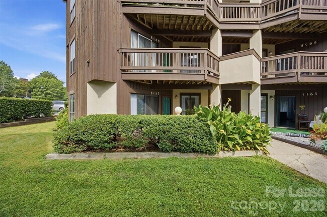Foto del edificio - 8157 Cedar Glen Dr