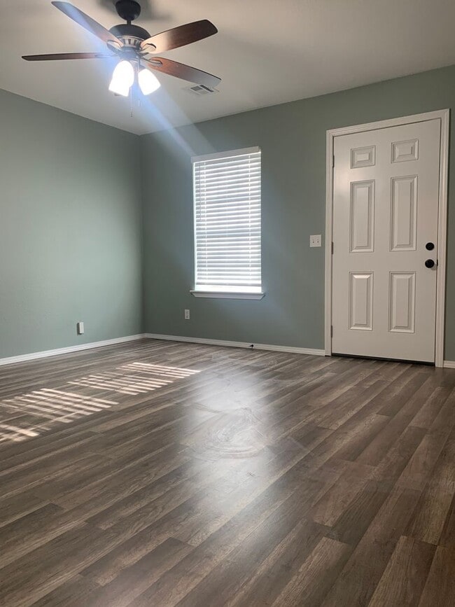 Foto del edificio - 205 W Parks St