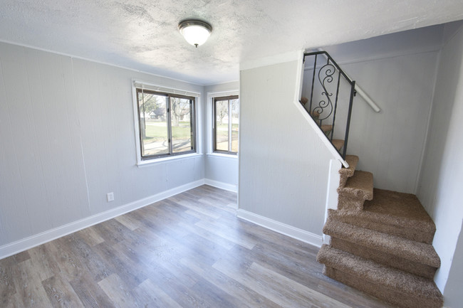 Building Photo - 4605 Glenmawr Ave