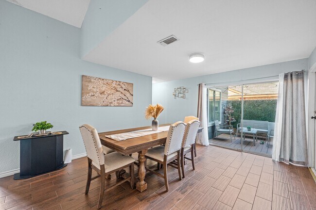 Foto del edificio - 12727 Ashford Knoll Dr