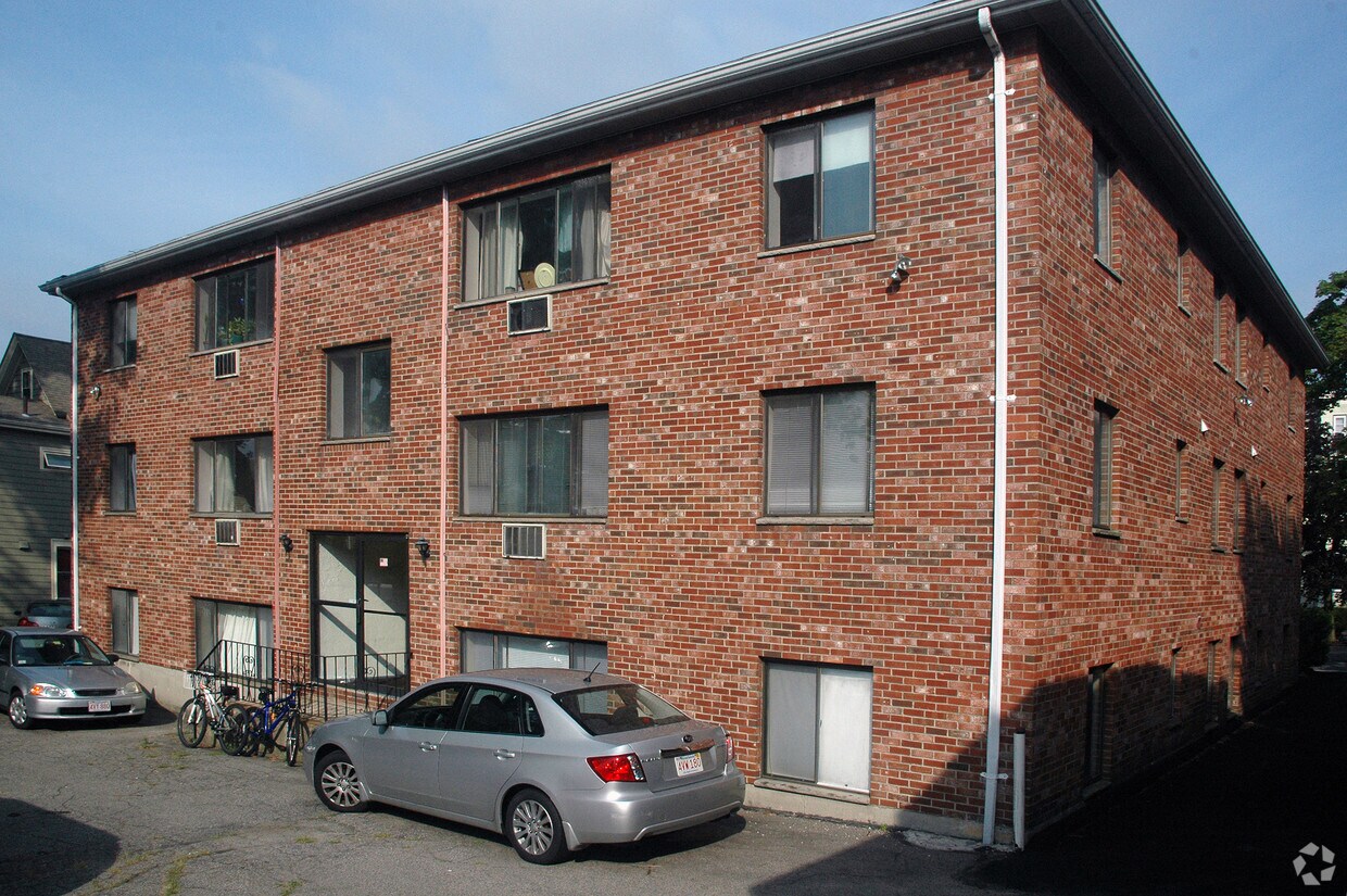 Foto del edificio - 12 Cameron Ave