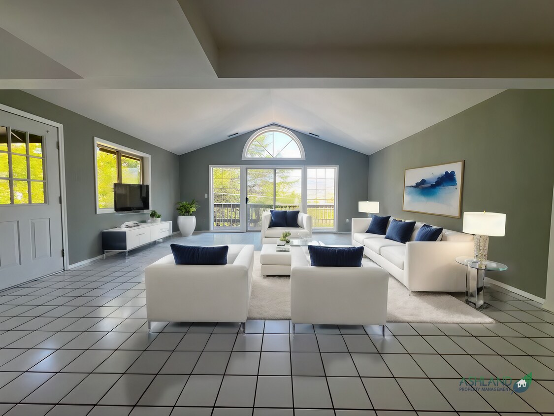 Primary Photo - Three bedroom townhouse near Ashland Commu...