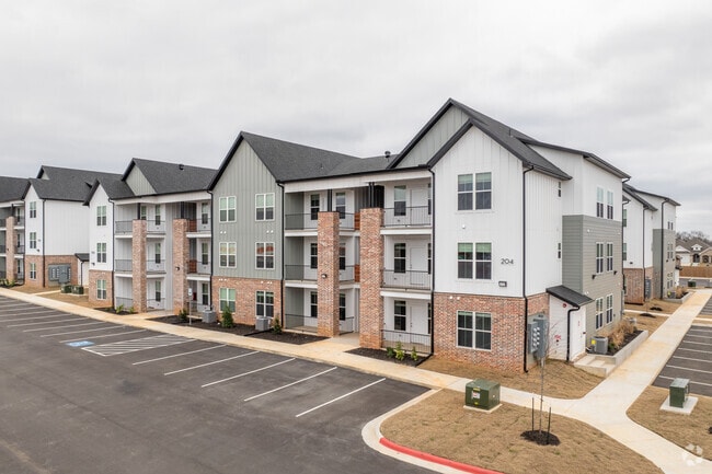 Building Photo - The Benton