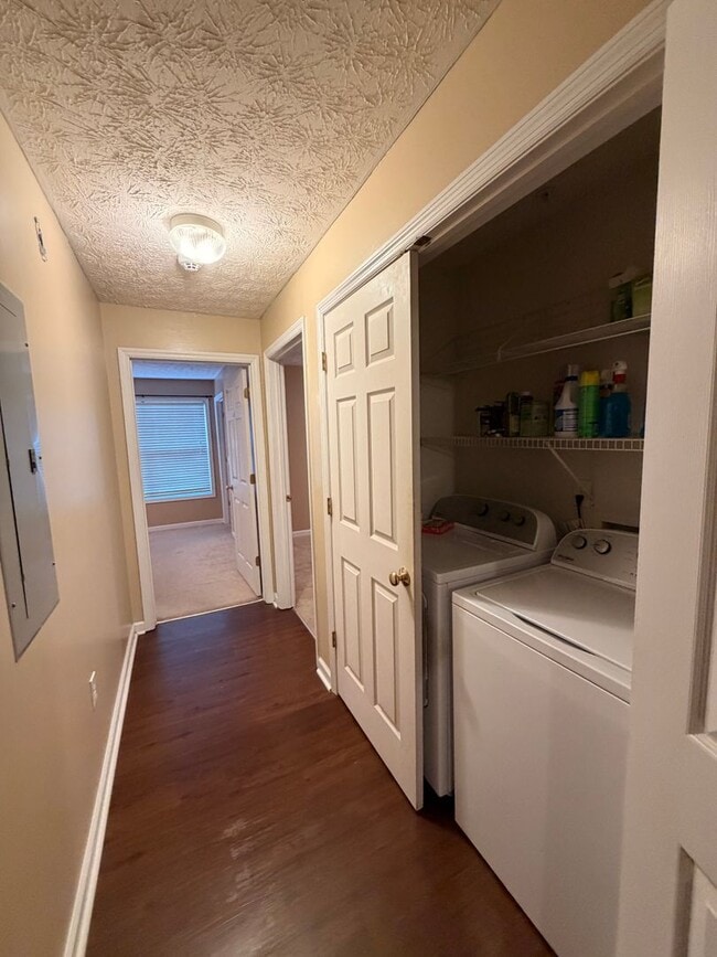 Foto del edificio - The Edge Apartments!