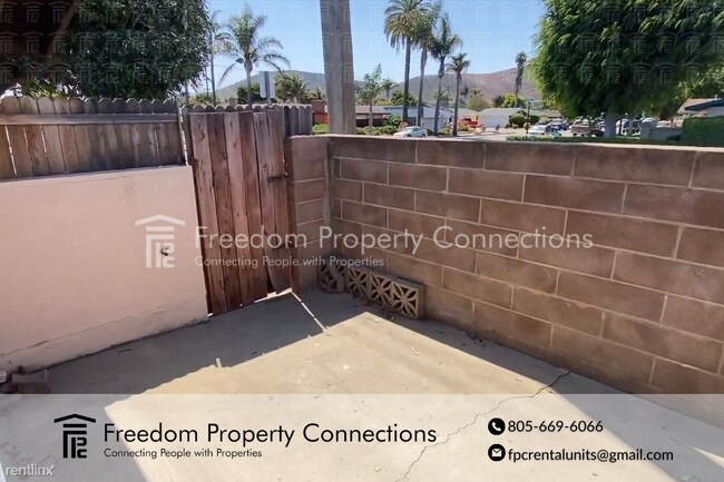Building Photo - Studio, 1 bath Triplex - 401 North Lupine ...