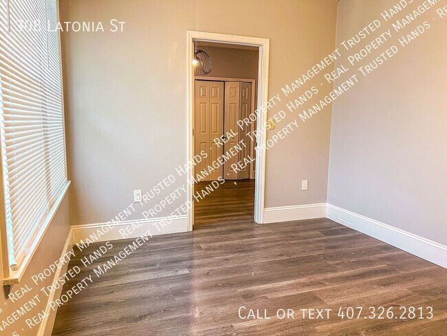 Building Photo - 308 S Latonia St