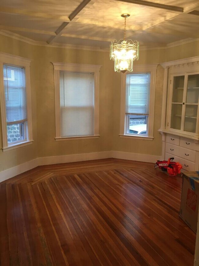 Building Photo - 53 Bromfield Rd
