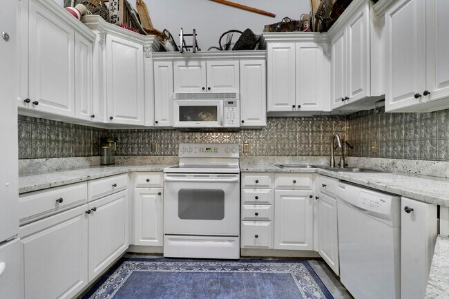 Foto del edificio - 6520 Chasewood Dr