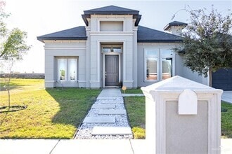 Building Photo - 1101 S New Mexico St