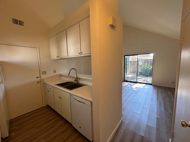 Foto del edificio - Adorable 1 Bedroom Home in 55+ Cottage Gre...