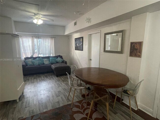 Foto del edificio - 259 NE 111th St